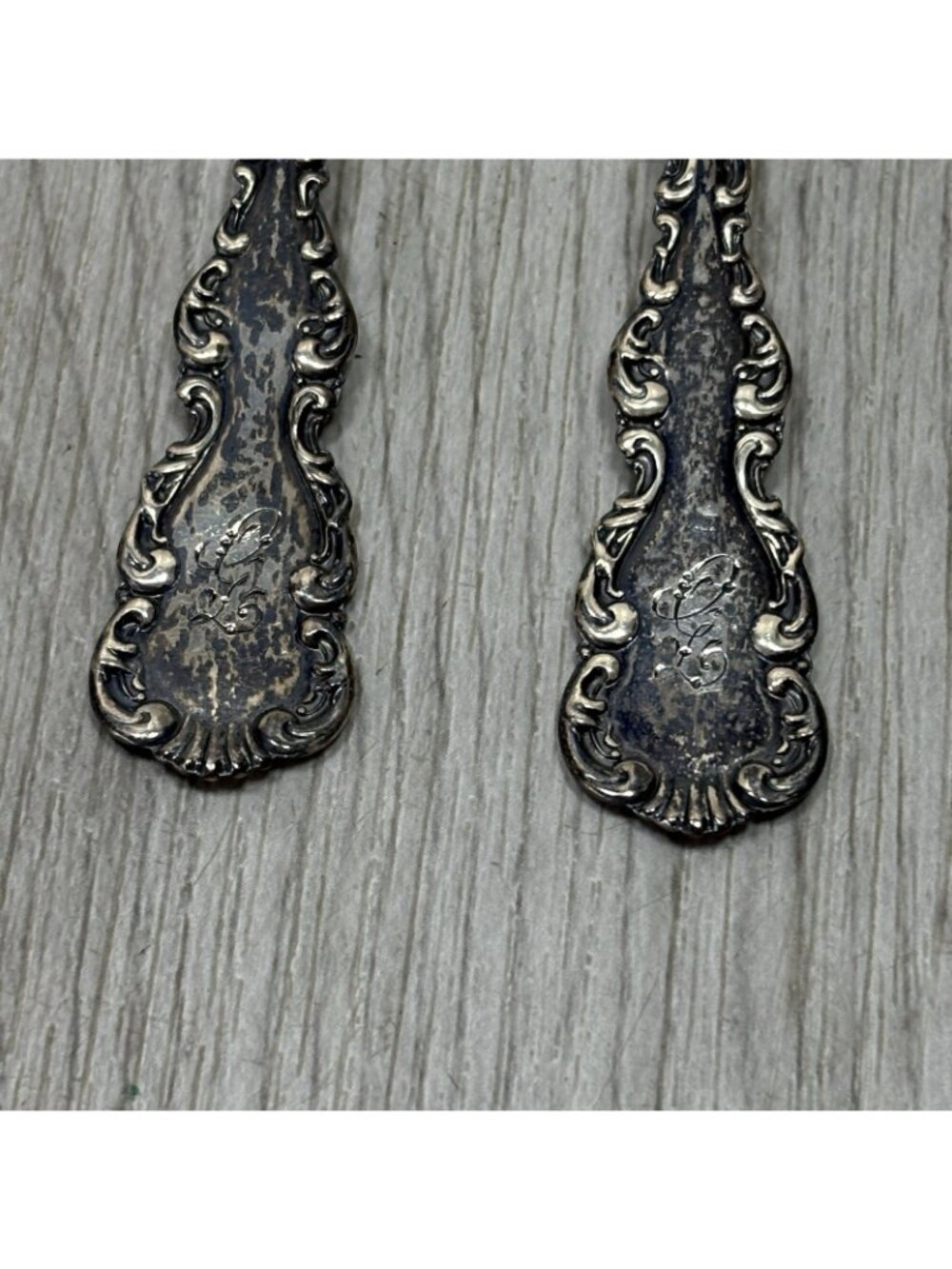 5 - ANTIQUE PAT 1891 STERLING SILVER H. J. HOWE SPOON 5 1/4" Monogrammed - Picture 4 of 13
